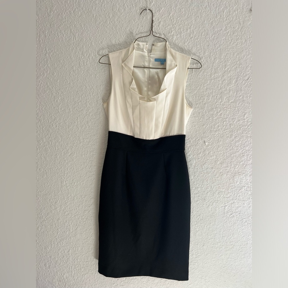 Standout black and white cocktail dress, EUC, size 2